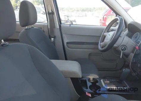 2008 Ford Escape z USA, uszkodzony, nr VIN 1FMCU02Z88KC70862